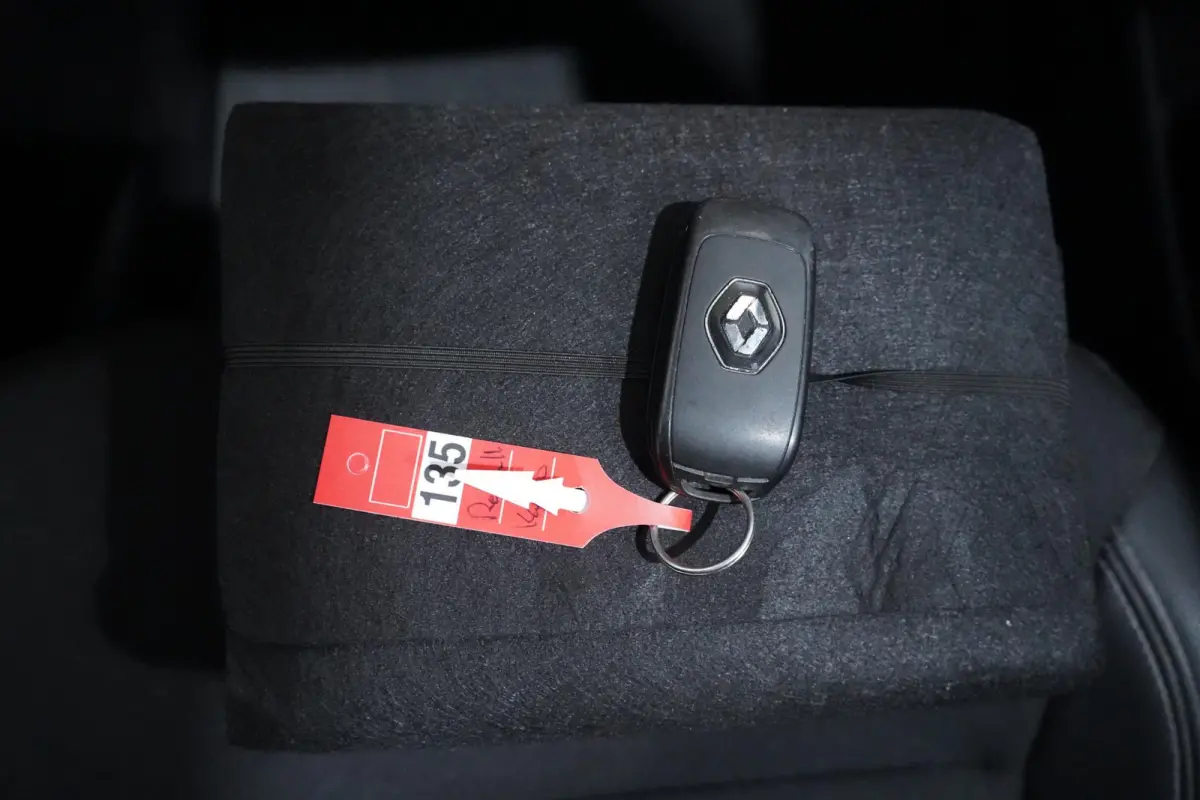 1.5 dCi 95 pk Comfort Navi, Camera Dodehoek Assist, Airco, PDC V+A, 2-Zits