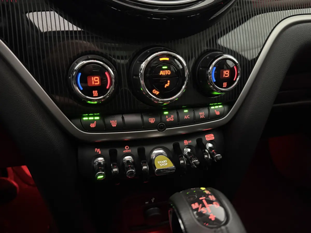 1.5 Cooper ALL4 Chili | Pano | Camera | Virtual | HuD | Sfeer | Carplay | Cruise | Keyless
