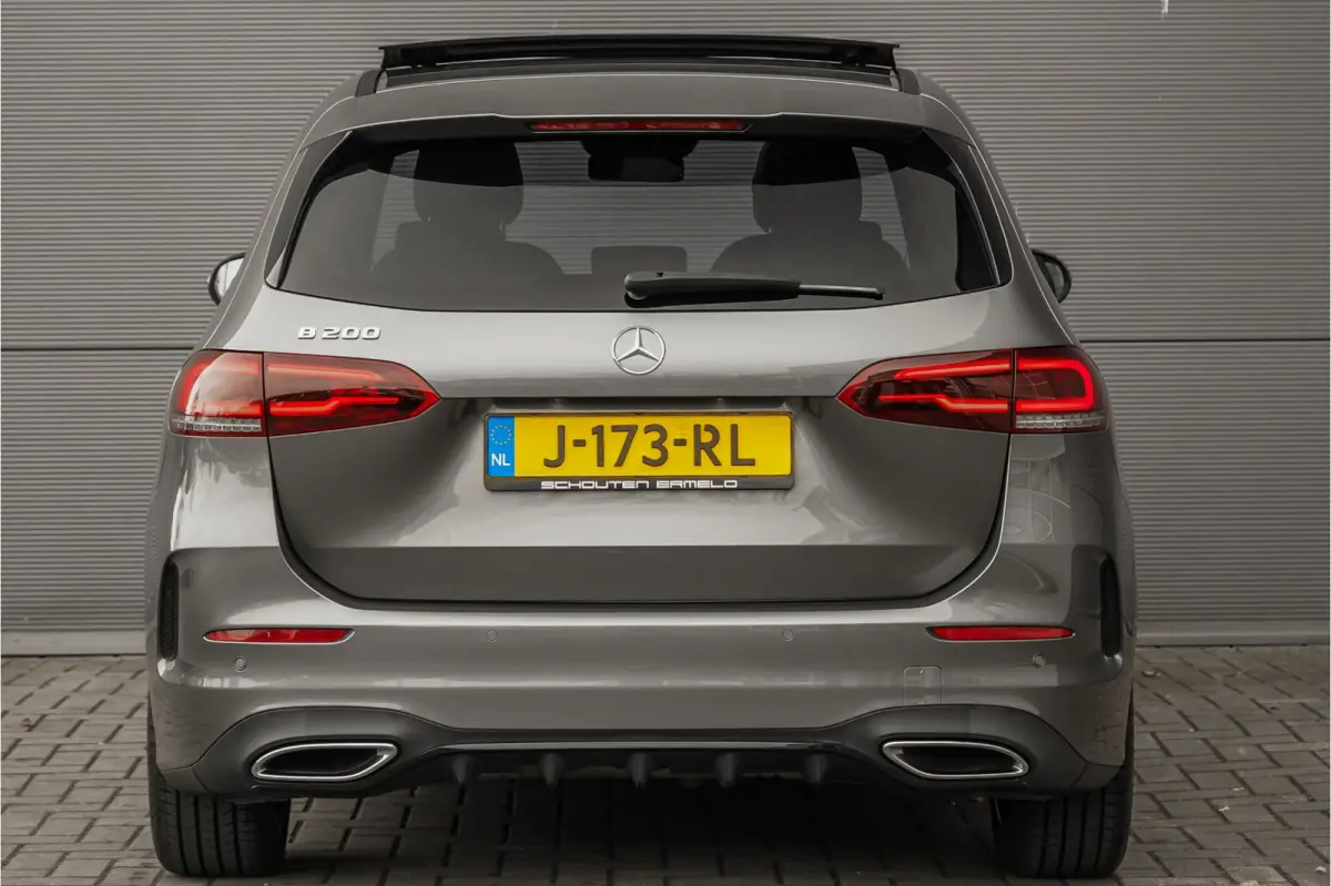 200 Business Solution AMG Pano Trekhaak