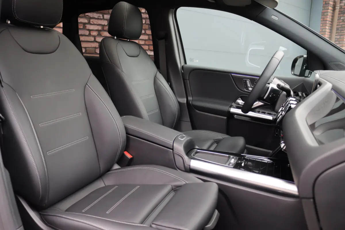 250 e AMG Line | Panoramadak | Memory | Distronic | AMG Exclusief-pakket | Trekhaak | Surround Camera | Leder | Dodehoekassistent | Mutlibeam LED |