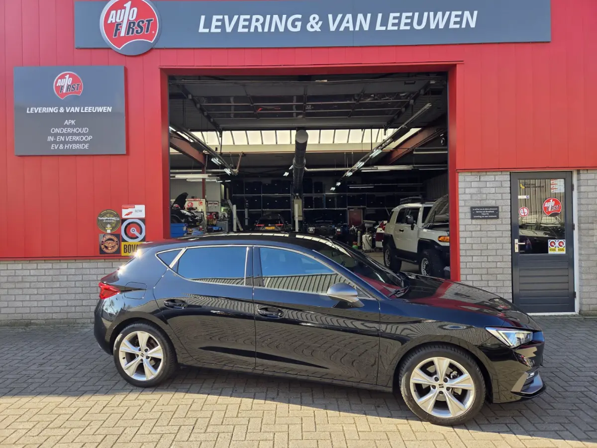 1.5 eTSI FR Business Intense Automaat/ Stuur en stoel verwarming/ Navigatie/ Adapt. Cruise control/ Rijklaaprijs!