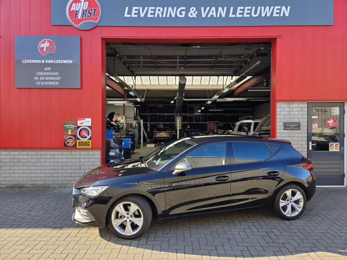 1.5 eTSI FR Business Intense Automaat/ Stuur en stoel verwarming/ Navigatie/ Adapt. Cruise control/ Rijklaaprijs!