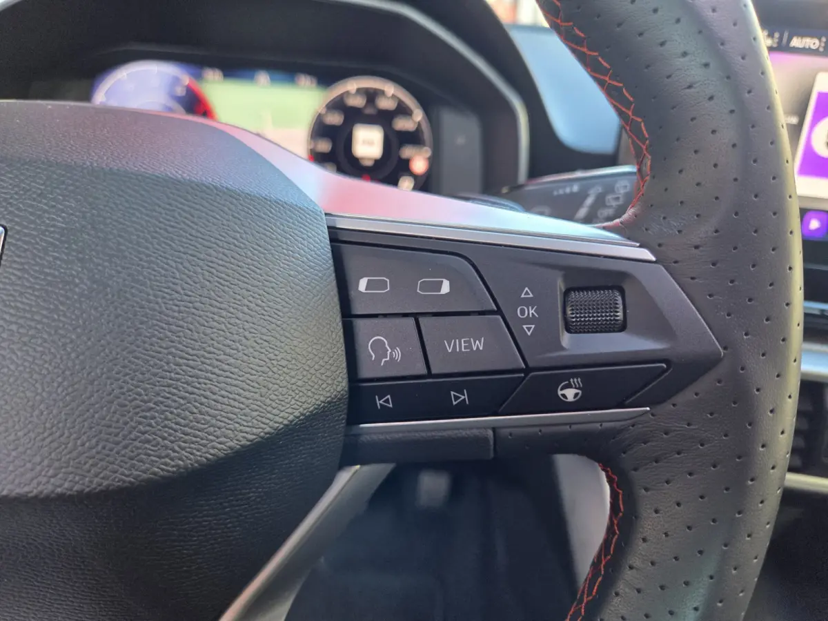 1.5 eTSI FR Business Intense Automaat/ Stuur en stoel verwarming/ Navigatie/ Adapt. Cruise control/ Rijklaaprijs!