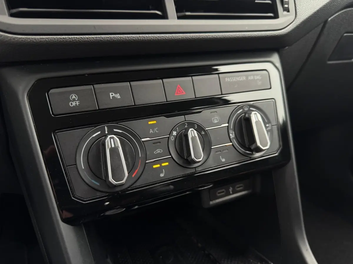 1.0 TSI Life | Digital Cockpit | LED | Camera | Adaptive Cruise | CarPlay | Navigatie