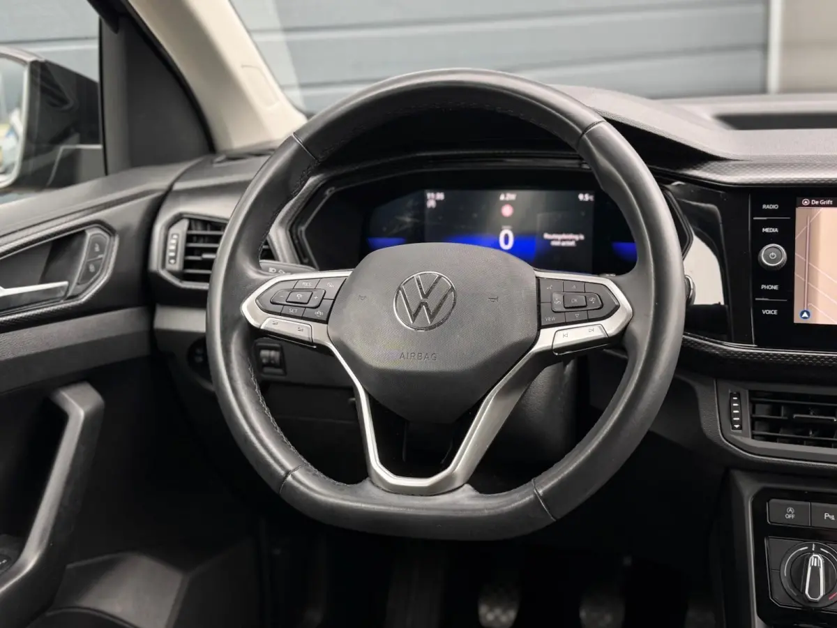 1.0 TSI Life | Digital Cockpit | LED | Camera | Adaptive Cruise | CarPlay | Navigatie