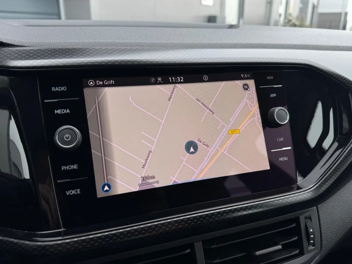 1.0 TSI Life | Digital Cockpit | LED | Camera | Adaptive Cruise | CarPlay | Navigatie