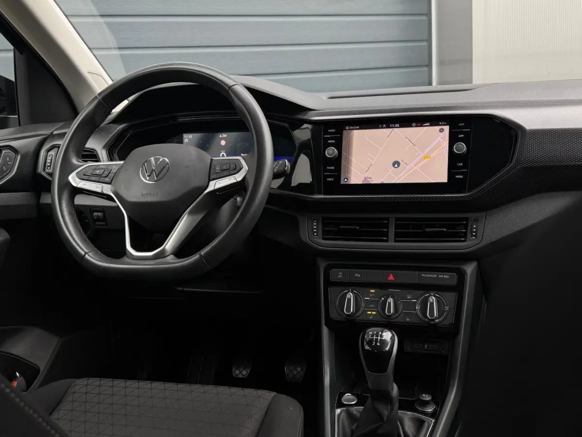 1.0 TSI Life | Digital Cockpit | LED | Camera | Adaptive Cruise | CarPlay | Navigatie