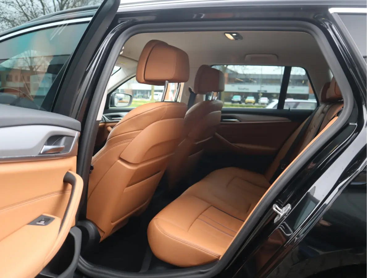 520i High Executive Edition Trekhaak/ Stoelverw. / Leder / Voorzien van 2 jaar Apk