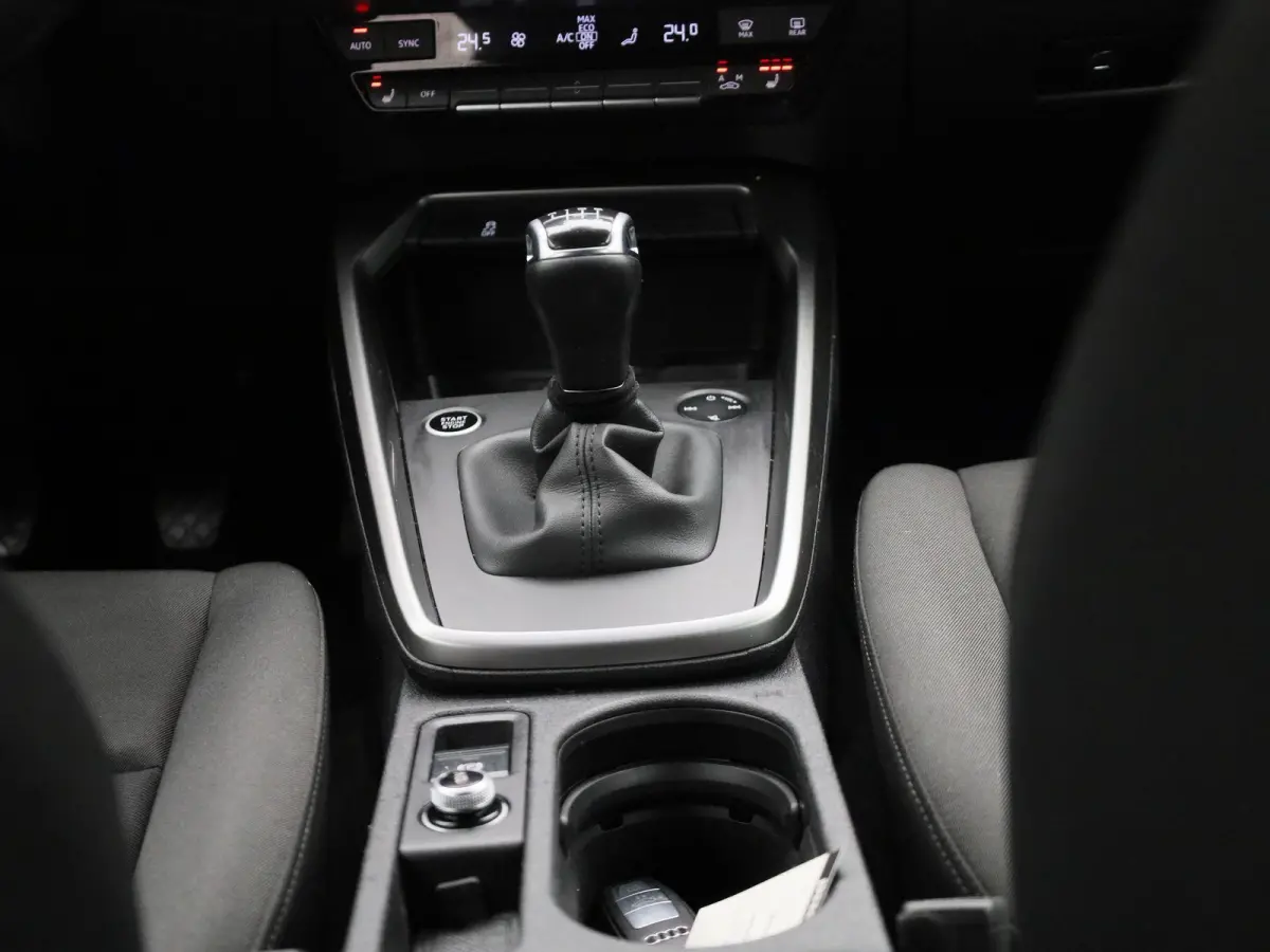 30 TFSI S edition | ACC | Elekt. stoelverstelling | Keyless | Stoelverwarming | Climate control | Virtual | Apple Carplay / Android Auto |