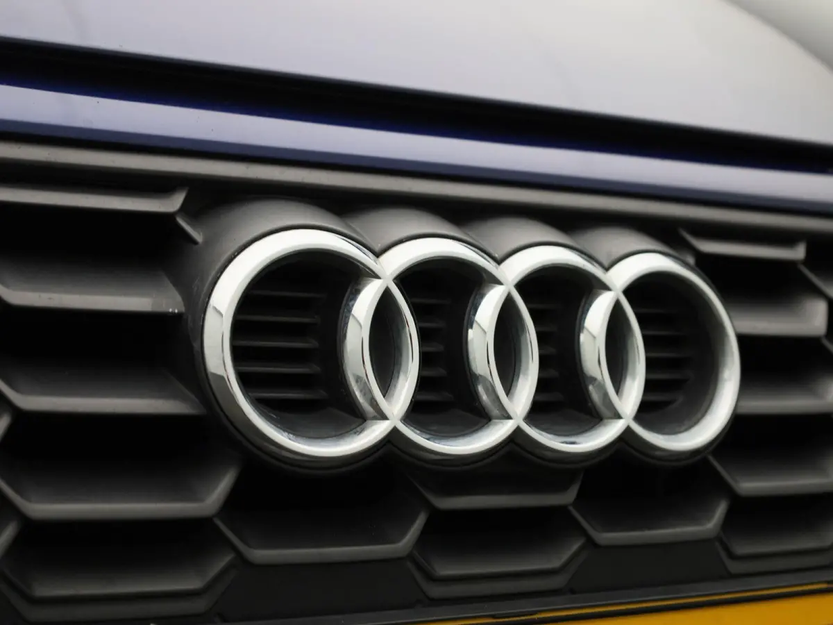 30 TFSI S edition | ACC | Elekt. stoelverstelling | Keyless | Stoelverwarming | Climate control | Virtual | Apple Carplay / Android Auto |
