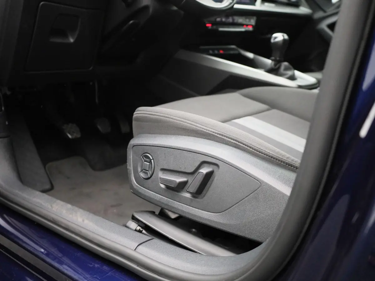 30 TFSI S edition | ACC | Elekt. stoelverstelling | Keyless | Stoelverwarming | Climate control | Virtual | Apple Carplay / Android Auto |