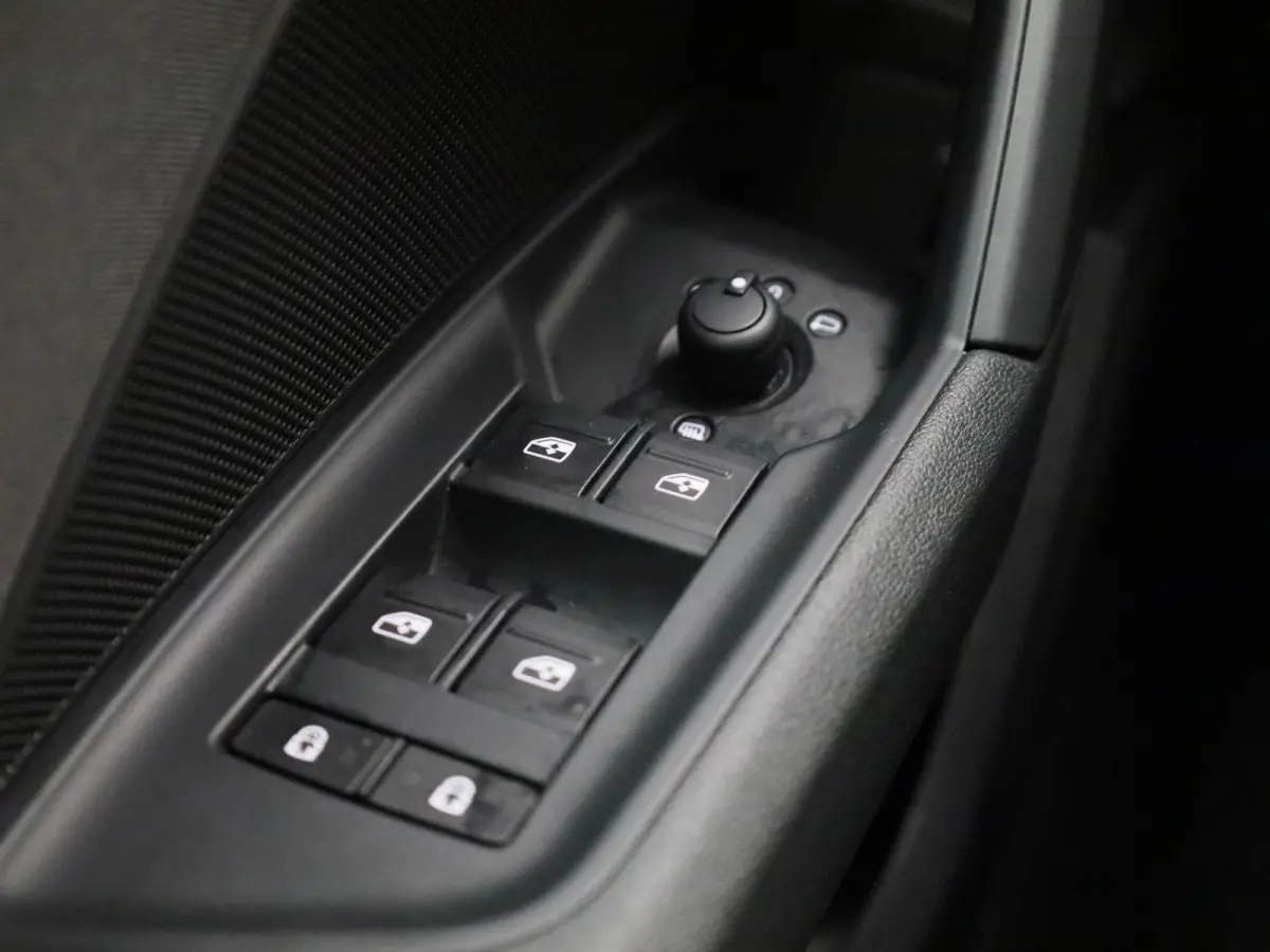 30 TFSI S edition | ACC | Elekt. stoelverstelling | Keyless | Stoelverwarming | Climate control | Virtual | Apple Carplay / Android Auto |