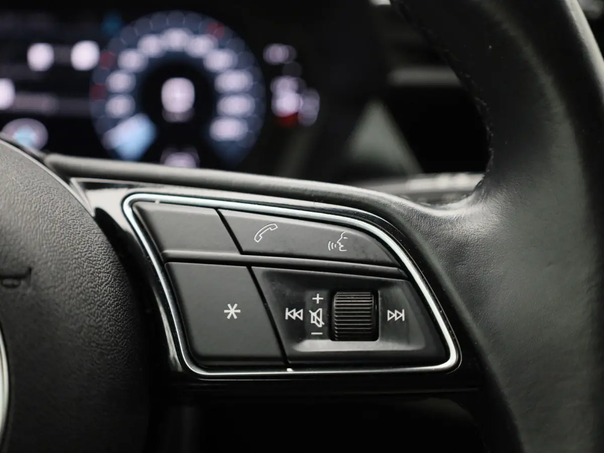 30 TFSI S edition | ACC | Elekt. stoelverstelling | Keyless | Stoelverwarming | Climate control | Virtual | Apple Carplay / Android Auto |