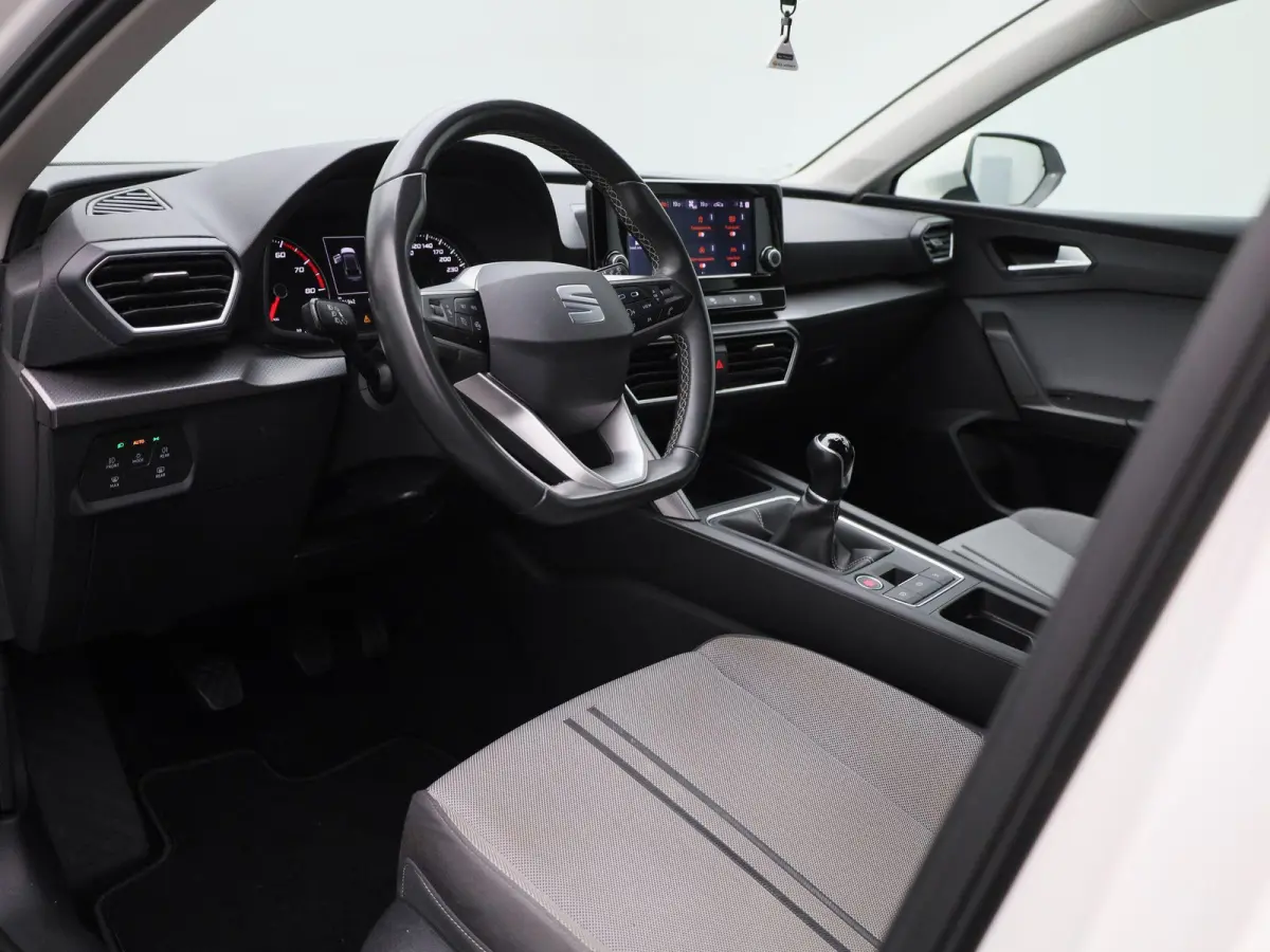 1.0 TSI Style | Cruise Control | Lane Assist | Keyless | Climate Control | Apple Carplay / Android Auto |