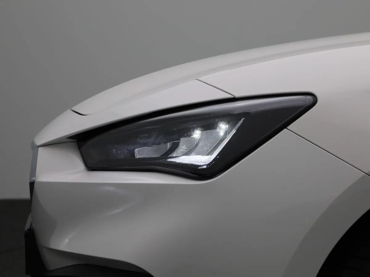 1.0 TSI Style | Cruise Control | Lane Assist | Keyless | Climate Control | Apple Carplay / Android Auto |