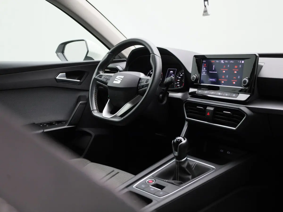 1.0 TSI Style | Cruise Control | Lane Assist | Keyless | Climate Control | Apple Carplay / Android Auto |