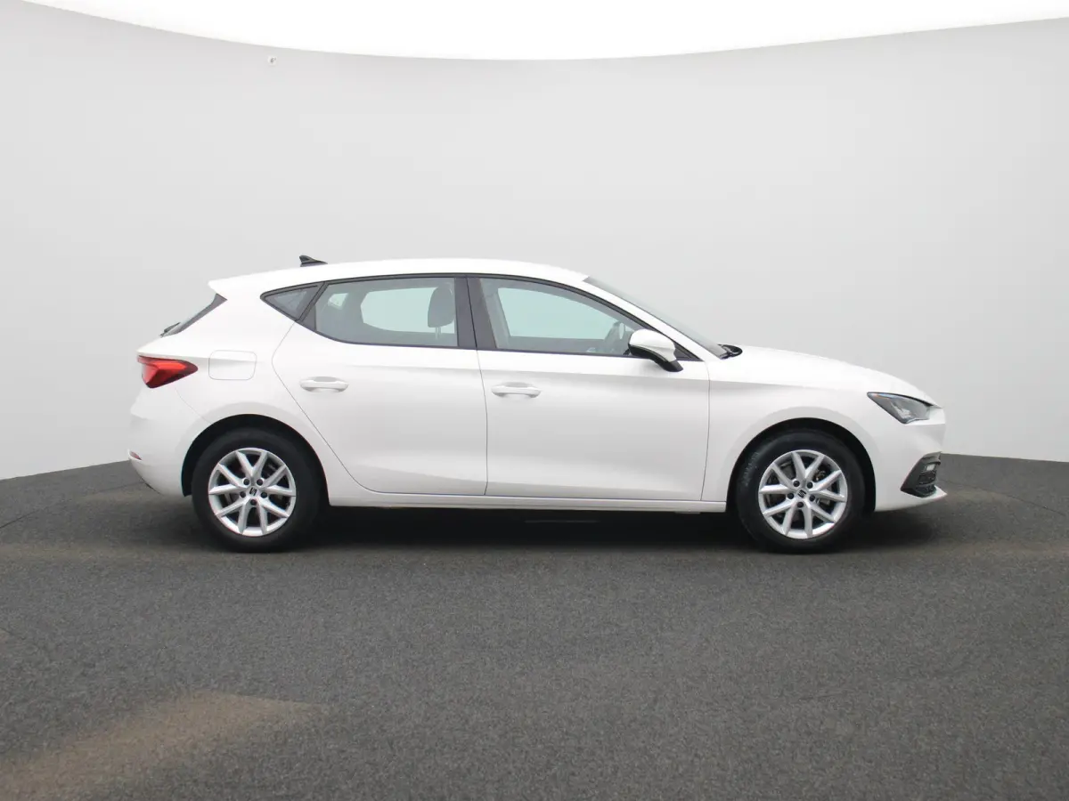 1.0 TSI Style | Cruise Control | Lane Assist | Keyless | Climate Control | Apple Carplay / Android Auto |