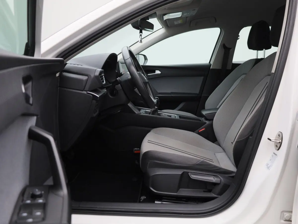1.0 TSI Style | Cruise Control | Lane Assist | Keyless | Climate Control | Apple Carplay / Android Auto |