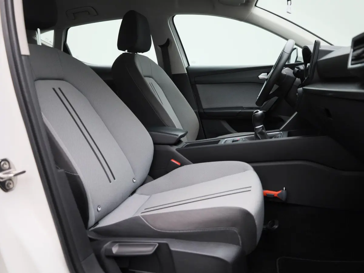 1.0 TSI Style | Cruise Control | Lane Assist | Keyless | Climate Control | Apple Carplay / Android Auto |