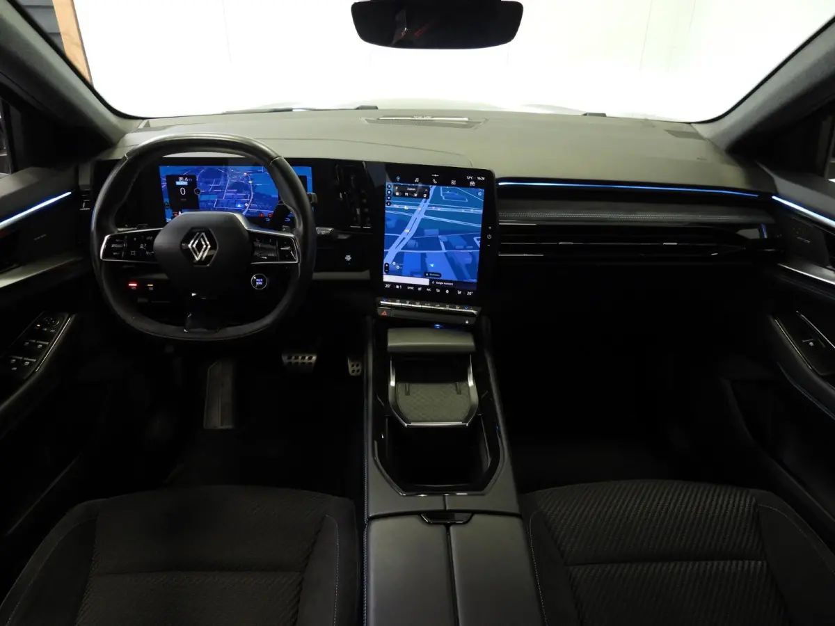 E-Tech Hybrid 200 Esprit Alpine 4CONTROL NAVI/MATGRIJS/LED/20"LMV!