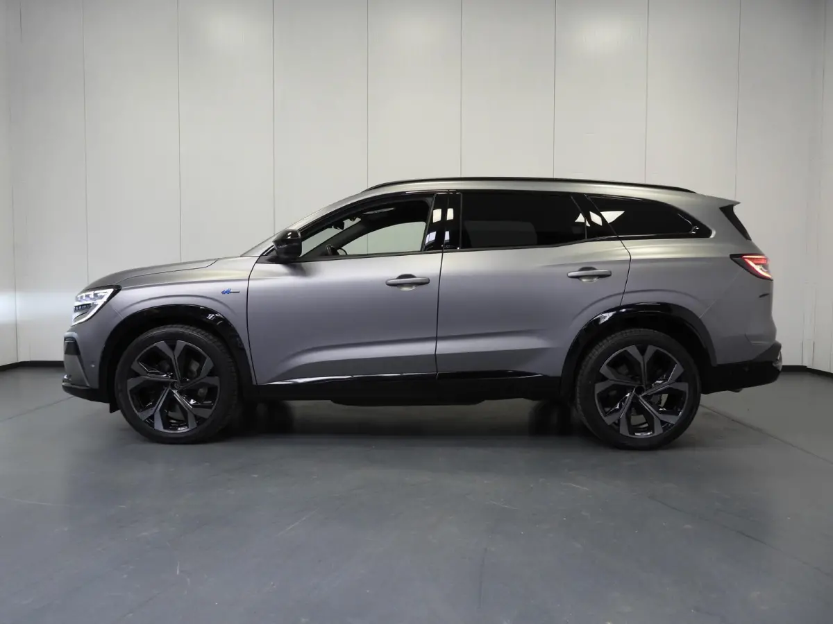 E-Tech Hybrid 200 Esprit Alpine 4CONTROL NAVI/MATGRIJS/LED/20"LMV!