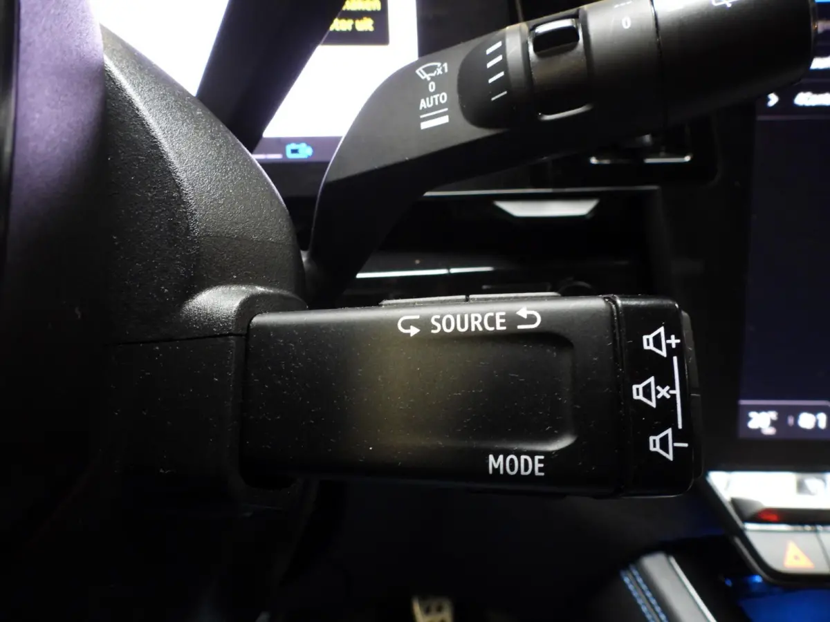E-Tech Hybrid 200 Esprit Alpine 4CONTROL NAVI/MATGRIJS/LED/20"LMV!