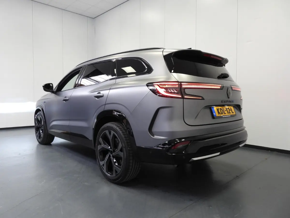 E-Tech Hybrid 200 Esprit Alpine 4CONTROL NAVI/MATGRIJS/LED/20"LMV!