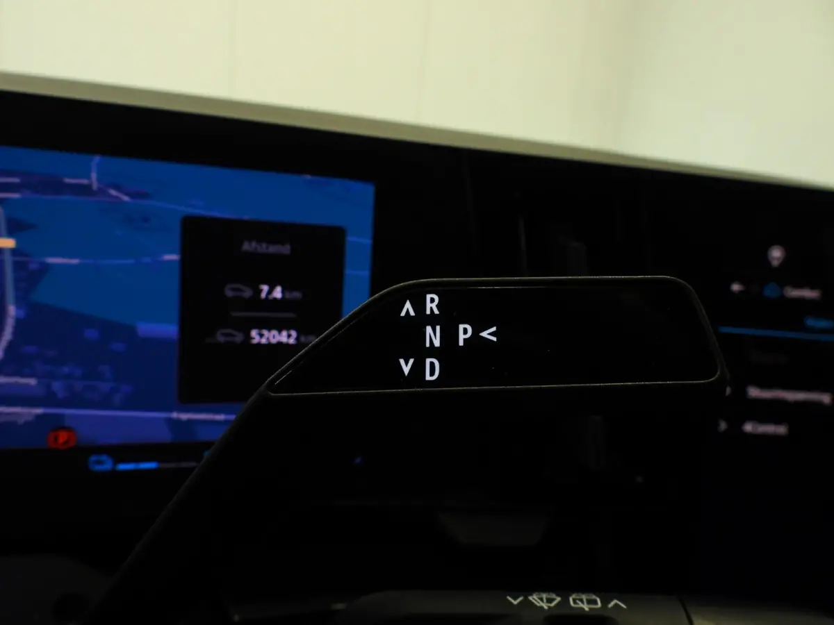 E-Tech Hybrid 200 Esprit Alpine 4CONTROL NAVI/MATGRIJS/LED/20"LMV!