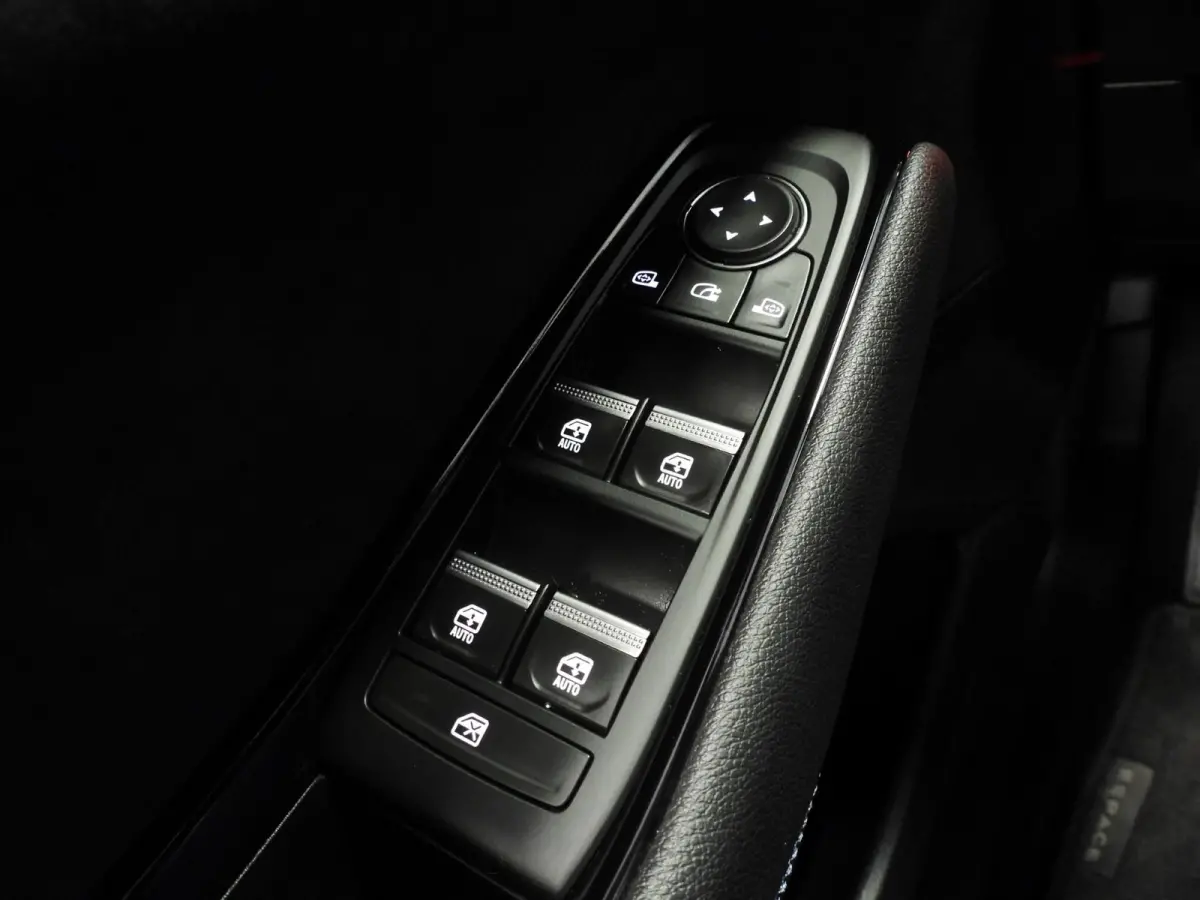 E-Tech Hybrid 200 Esprit Alpine 4CONTROL NAVI/MATGRIJS/LED/20"LMV!