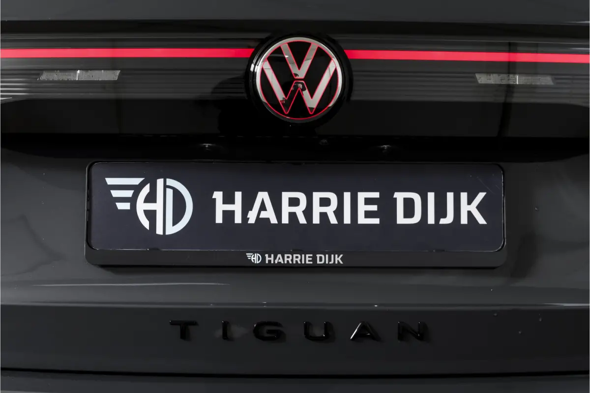 1.5 eHybrid 272 PK R-Line | Black Style | Elek. Trekhaak | S/K-panodak | Adapt. Cruise | Stoel-+stuurverw. | App. Connect | Camera | PDC | LM 20" | 8355