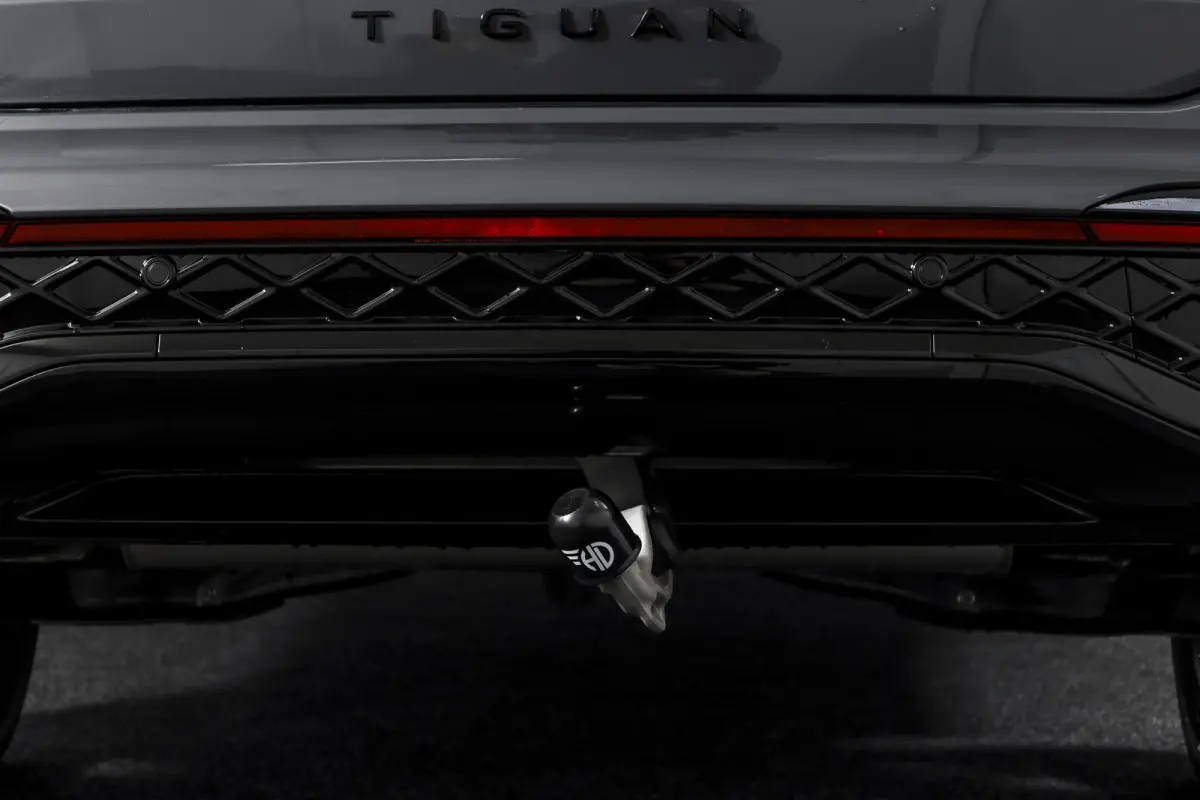 1.5 eHybrid 272 PK R-Line | Black Style | Elek. Trekhaak | S/K-panodak | Adapt. Cruise | Stoel-+stuurverw. | App. Connect | Camera | PDC | LM 20" | 8355