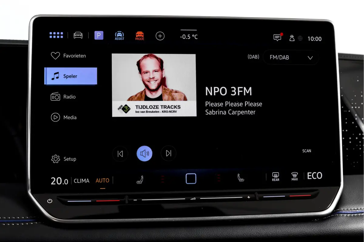 1.5 eHybrid 272 PK R-Line | Black Style | Elek. Trekhaak | S/K-panodak | Adapt. Cruise | Stoel-+stuurverw. | App. Connect | Camera | PDC | LM 20" | 8355