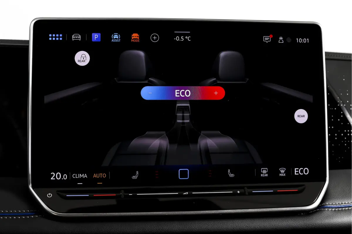 1.5 eHybrid 272 PK R-Line | Black Style | Elek. Trekhaak | S/K-panodak | Adapt. Cruise | Stoel-+stuurverw. | App. Connect | Camera | PDC | LM 20" | 8355