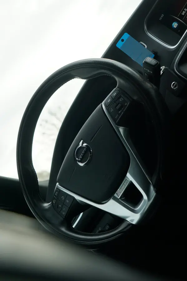 1.5 T3 R-Design - Onyx Black - Full Led/Alcantara/Camera/Mirrorscreen