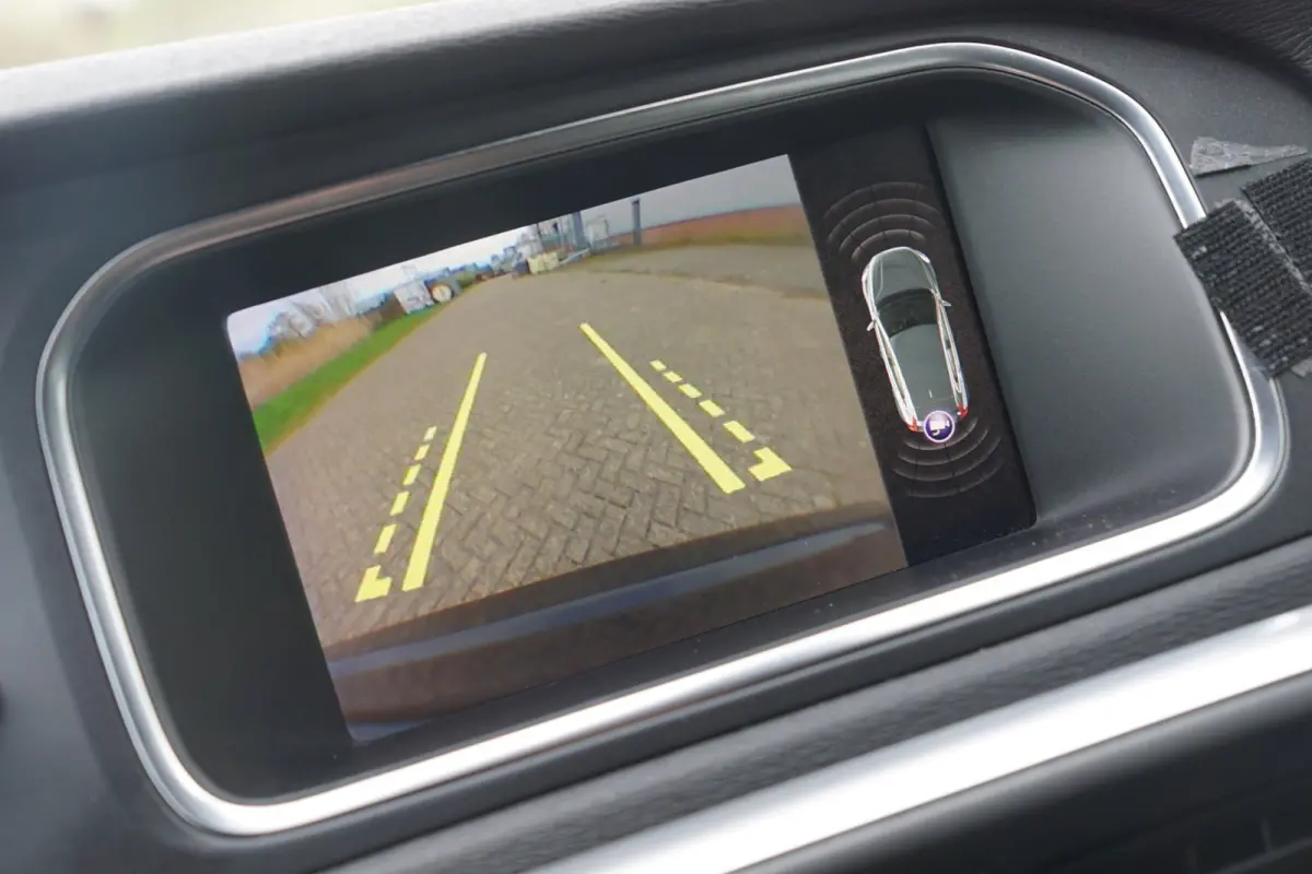 1.5 T3 R-Design - Onyx Black - Full Led/Alcantara/Camera/Mirrorscreen
