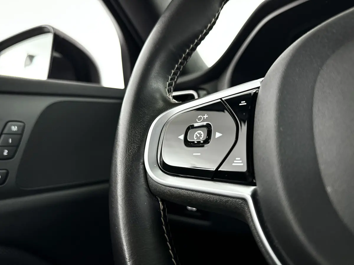 B4 R-Design | Park Asist | Stoel- en Stuurverwarming | Cruise control