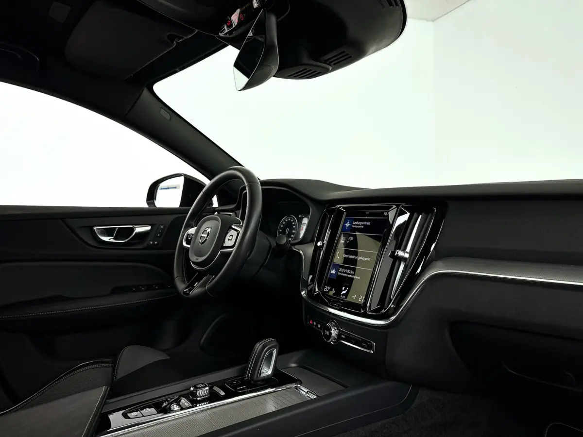 B4 R-Design | Park Asist | Stoel- en Stuurverwarming | Cruise control