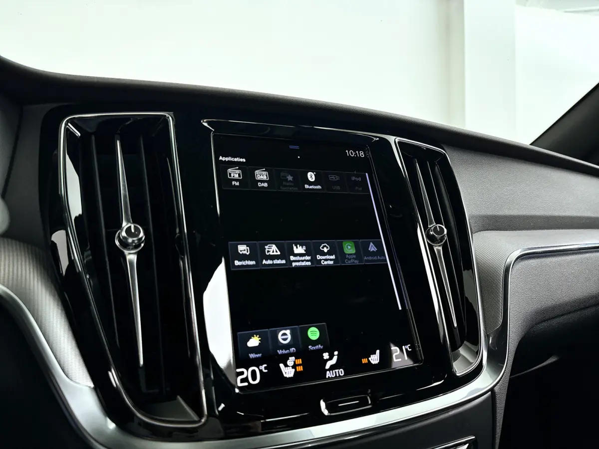 B4 R-Design | Park Asist | Stoel- en Stuurverwarming | Cruise control