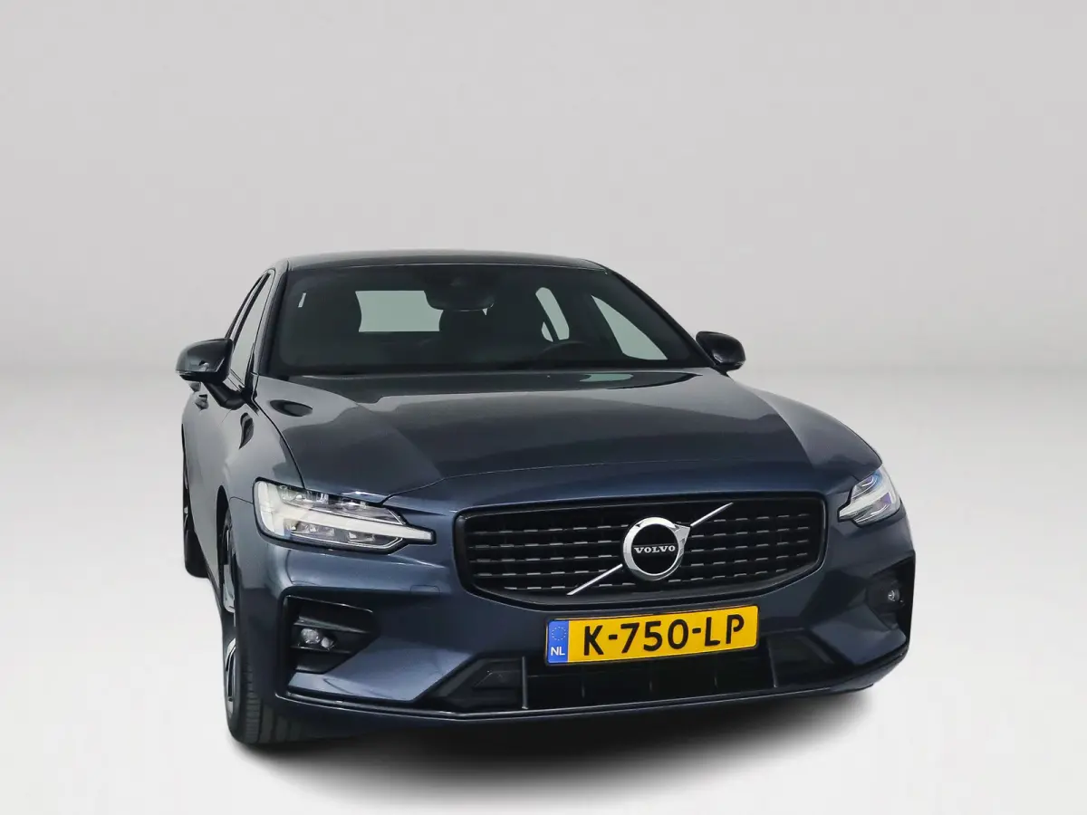 B4 R-Design | Park Asist | Stoel- en Stuurverwarming | Cruise control