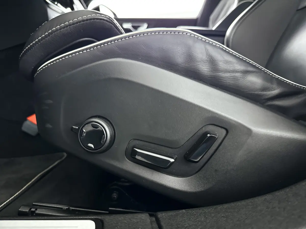 B4 R-Design | Park Asist | Stoel- en Stuurverwarming | Cruise control