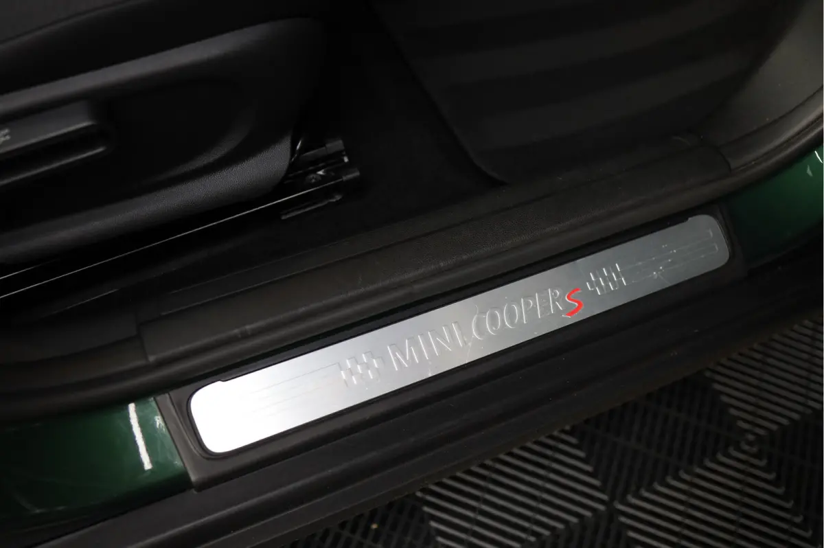 2.0 Cooper S Chili Serious Business | PANORAMADAK | HUD | AUTOMAAT | HARMAN KARDON | XENON LED |
