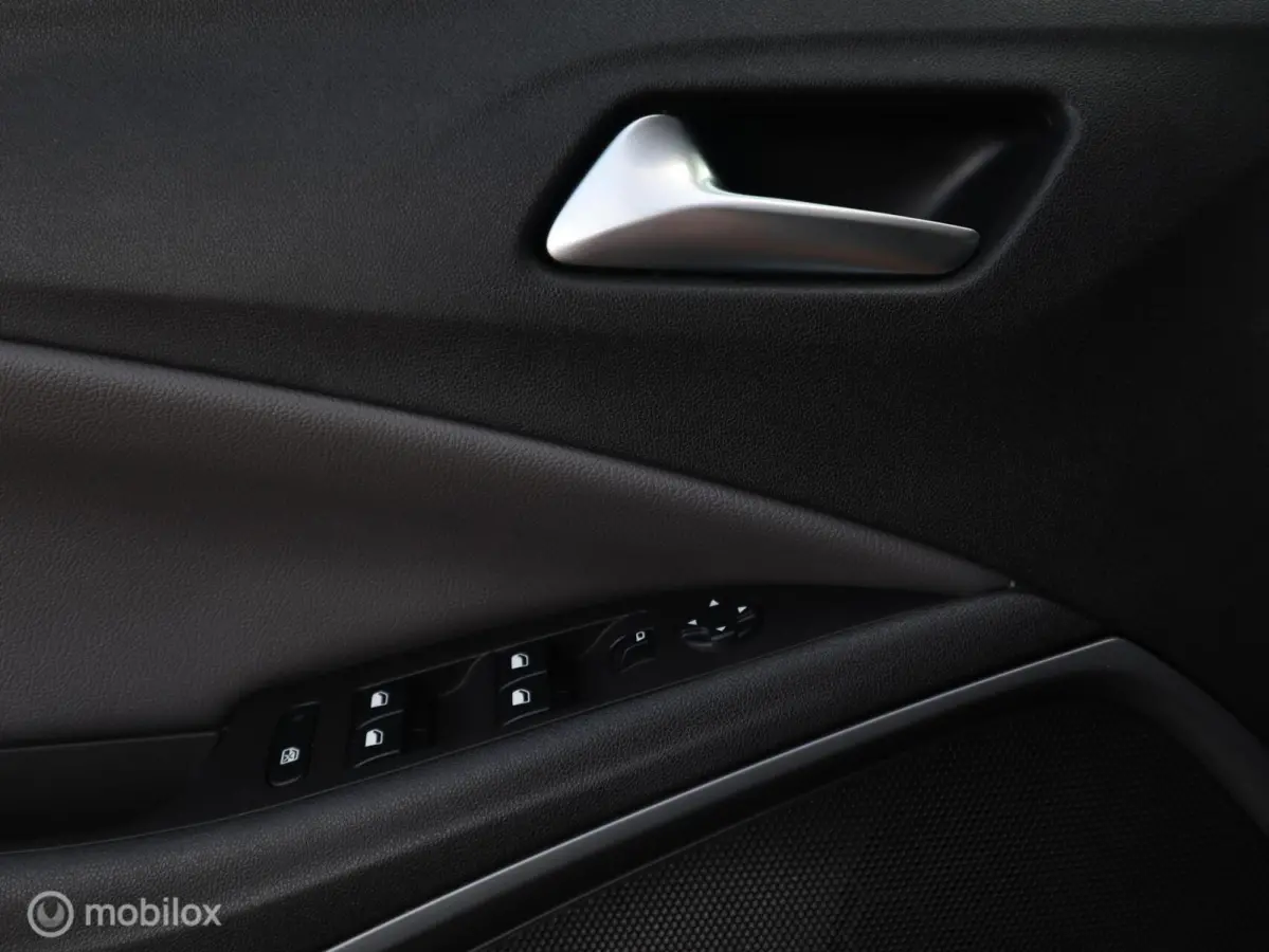 1.2 Turbo 110 PK H6 Innovation NIEUWE D.RIEM|Trekhaak|1/4Leer|LED|CARPLAY