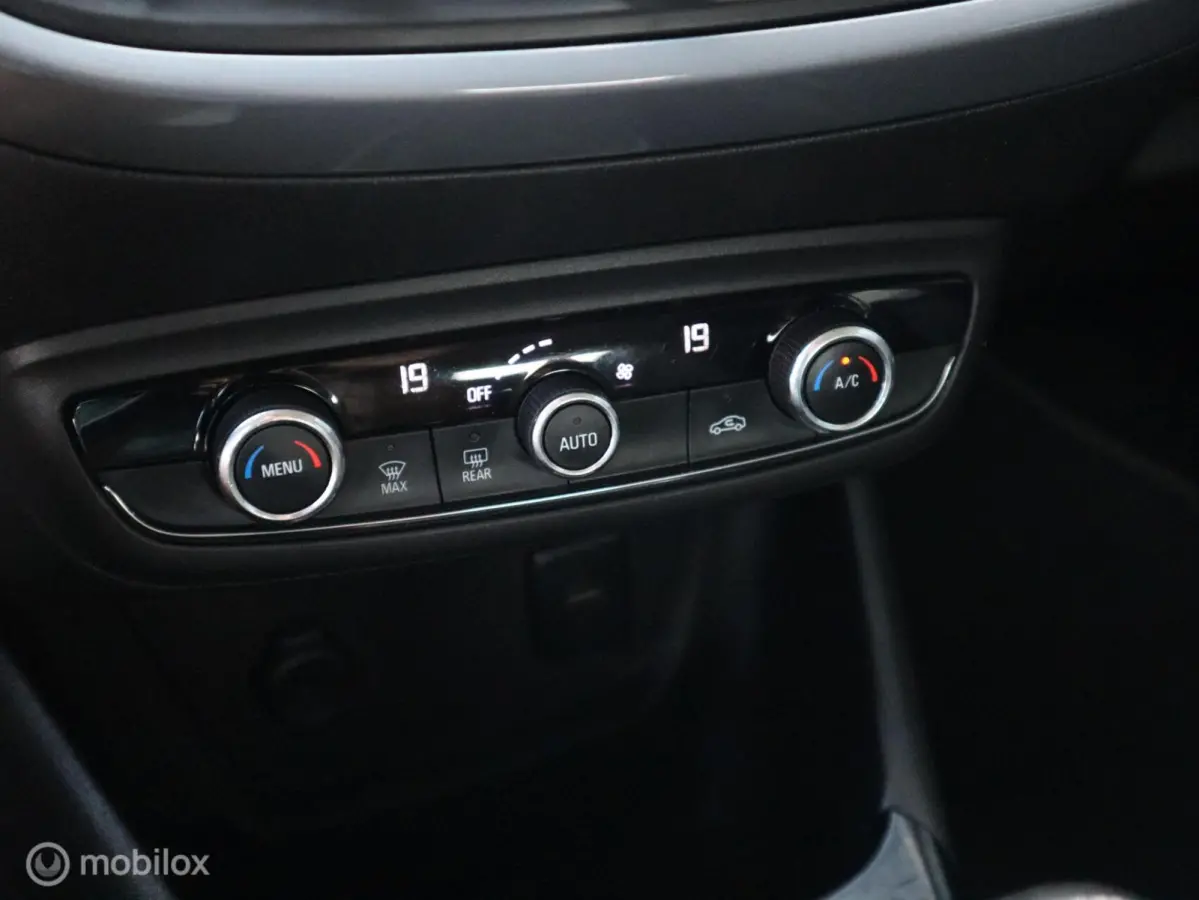 1.2 Turbo 110 PK H6 Innovation NIEUWE D.RIEM|Trekhaak|1/4Leer|LED|CARPLAY