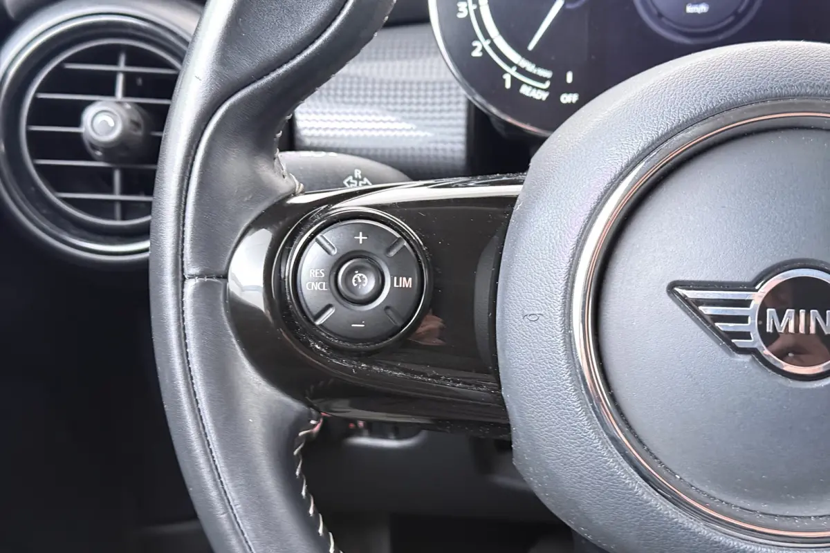 Mini 1.5 Aut. Chili Cruise Digi. Dash LMV 17'