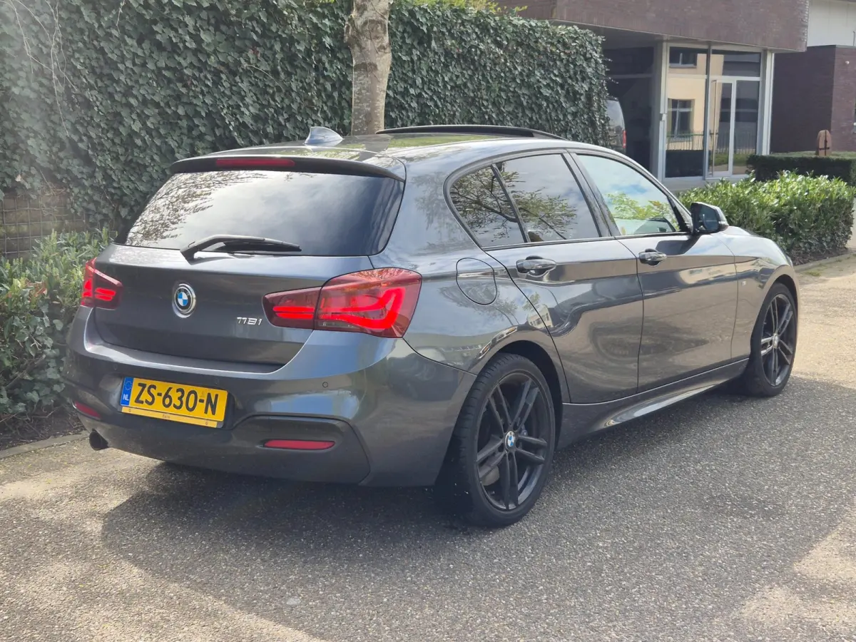 M Sport Edition Schuifdak Keyless Apple CarPlay BlackPanel M Remmerij 118i Edition M Sport Shadow High Executive