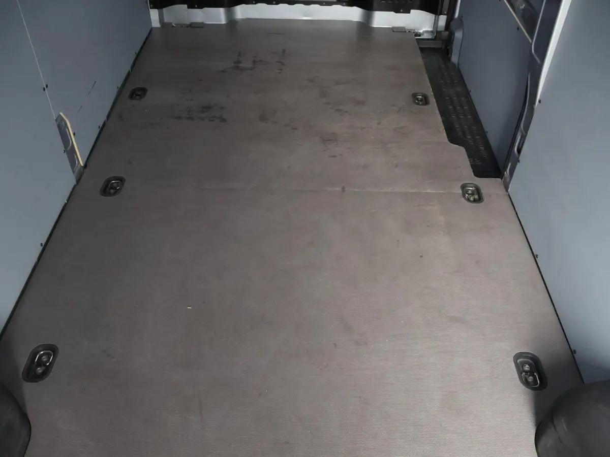 35 3.140 AUT. L4H3 ZILVERGRIJS + CAMERA | APPLE CARPLAY | ANDROID AUTO | DAB | NAVIGATIE