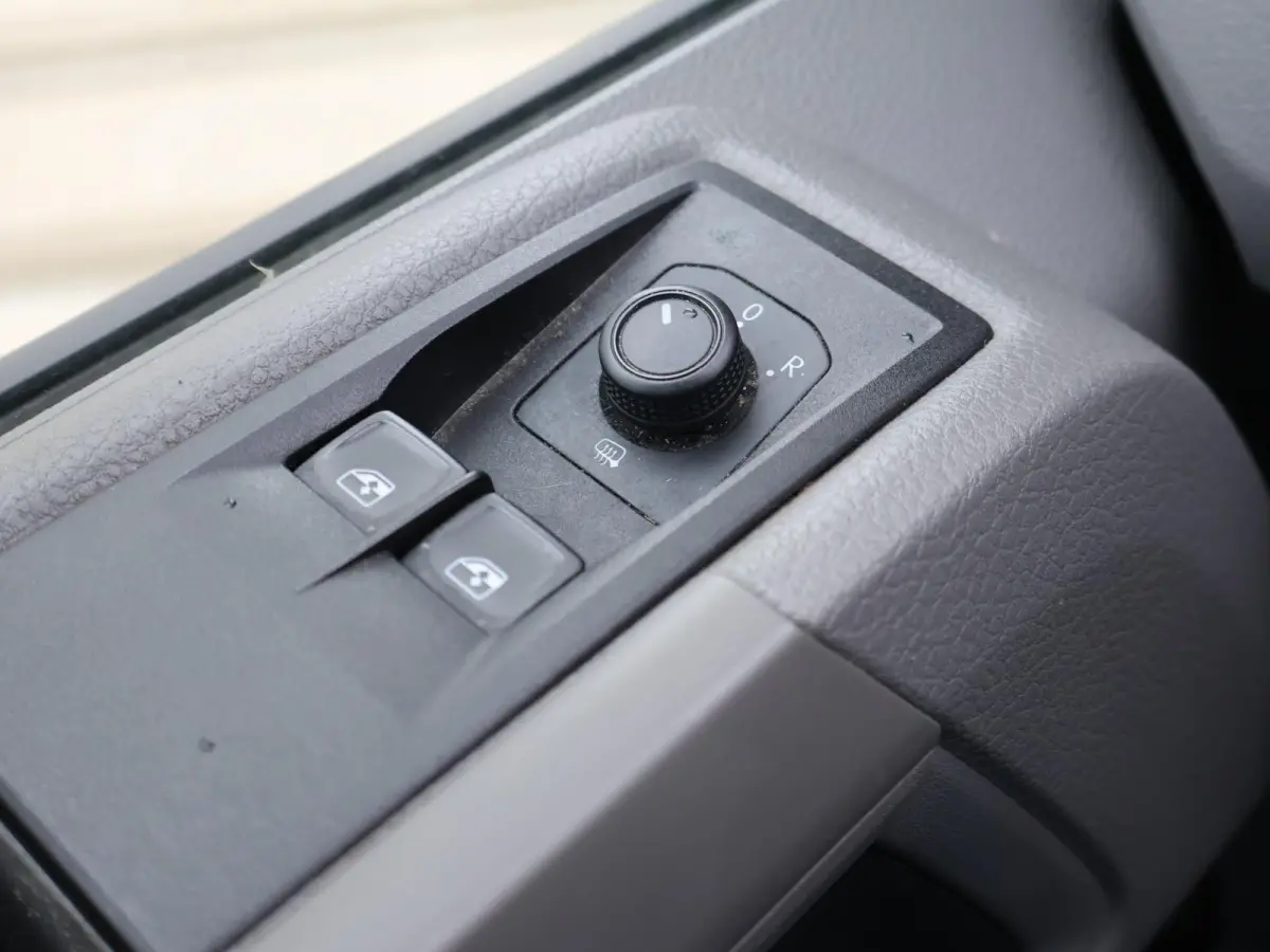 35 3.140 AUT. L4H3 ZILVERGRIJS + CAMERA | APPLE CARPLAY | ANDROID AUTO | DAB | NAVIGATIE