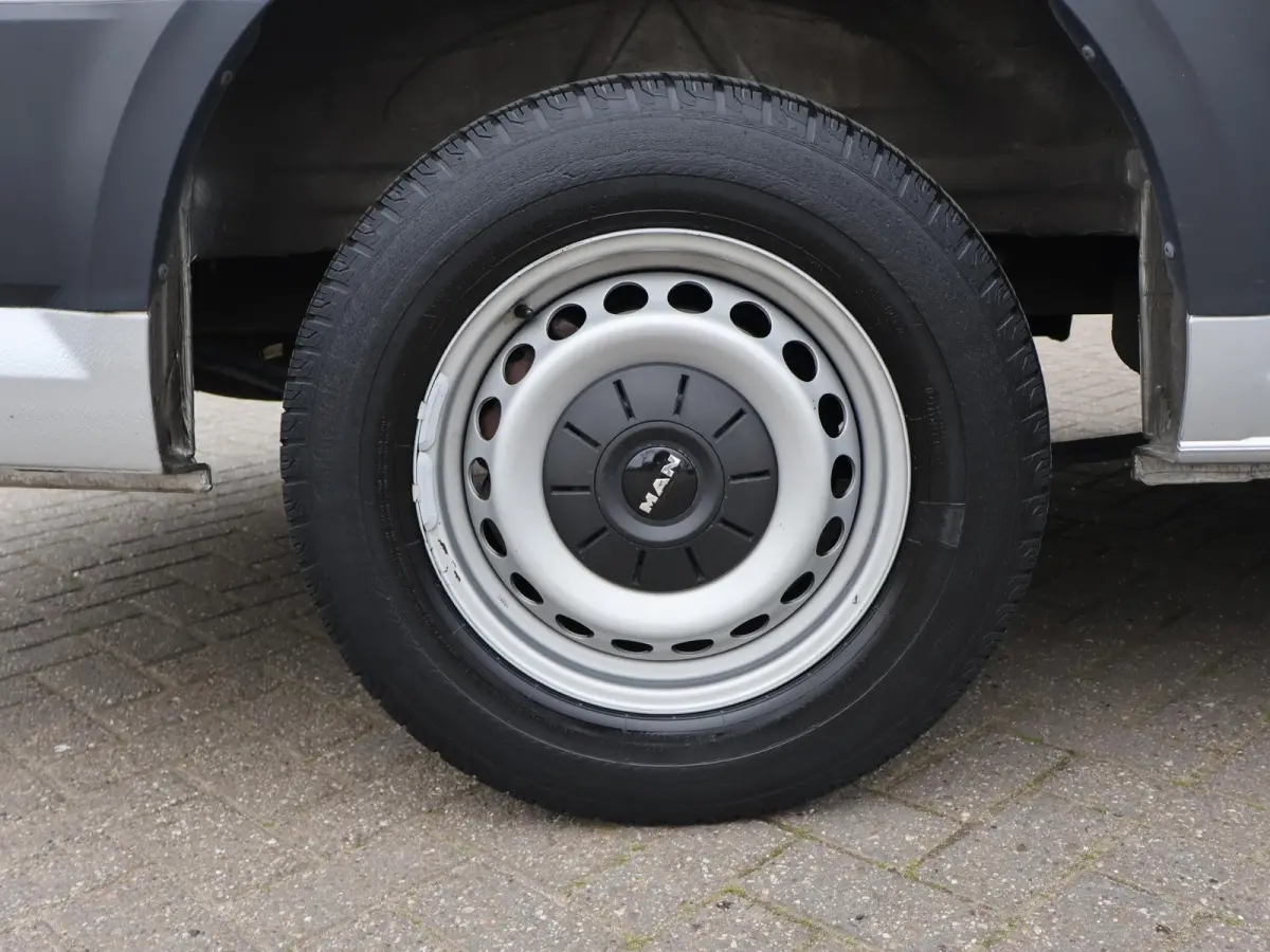 35 3.140 AUT. L4H3 ZILVERGRIJS + CAMERA | APPLE CARPLAY | ANDROID AUTO | DAB | NAVIGATIE