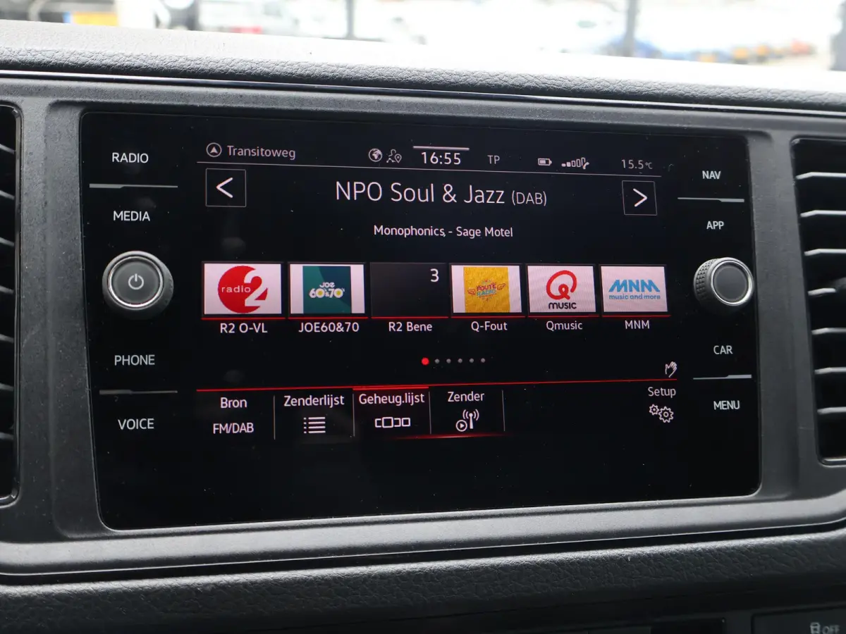 35 3.140 AUT. L4H3 ZILVERGRIJS + CAMERA | APPLE CARPLAY | ANDROID AUTO | DAB | NAVIGATIE