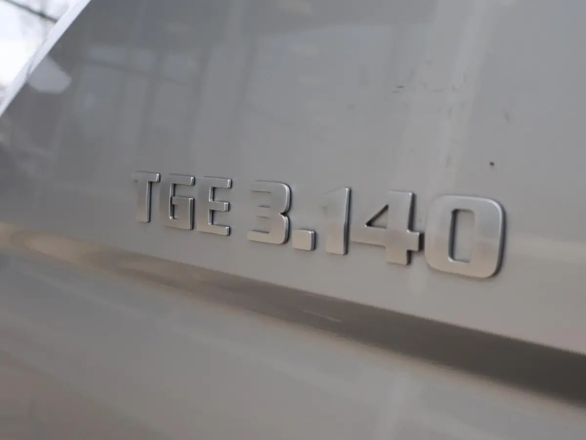 35 3.140 AUT. L4H3 ZILVERGRIJS + CAMERA | APPLE CARPLAY | ANDROID AUTO | DAB | NAVIGATIE